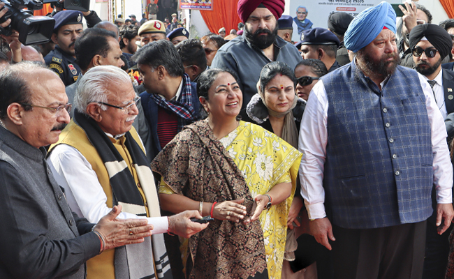 Delhi CM inaugurates Atal Canteens, offering Rs 5 meals